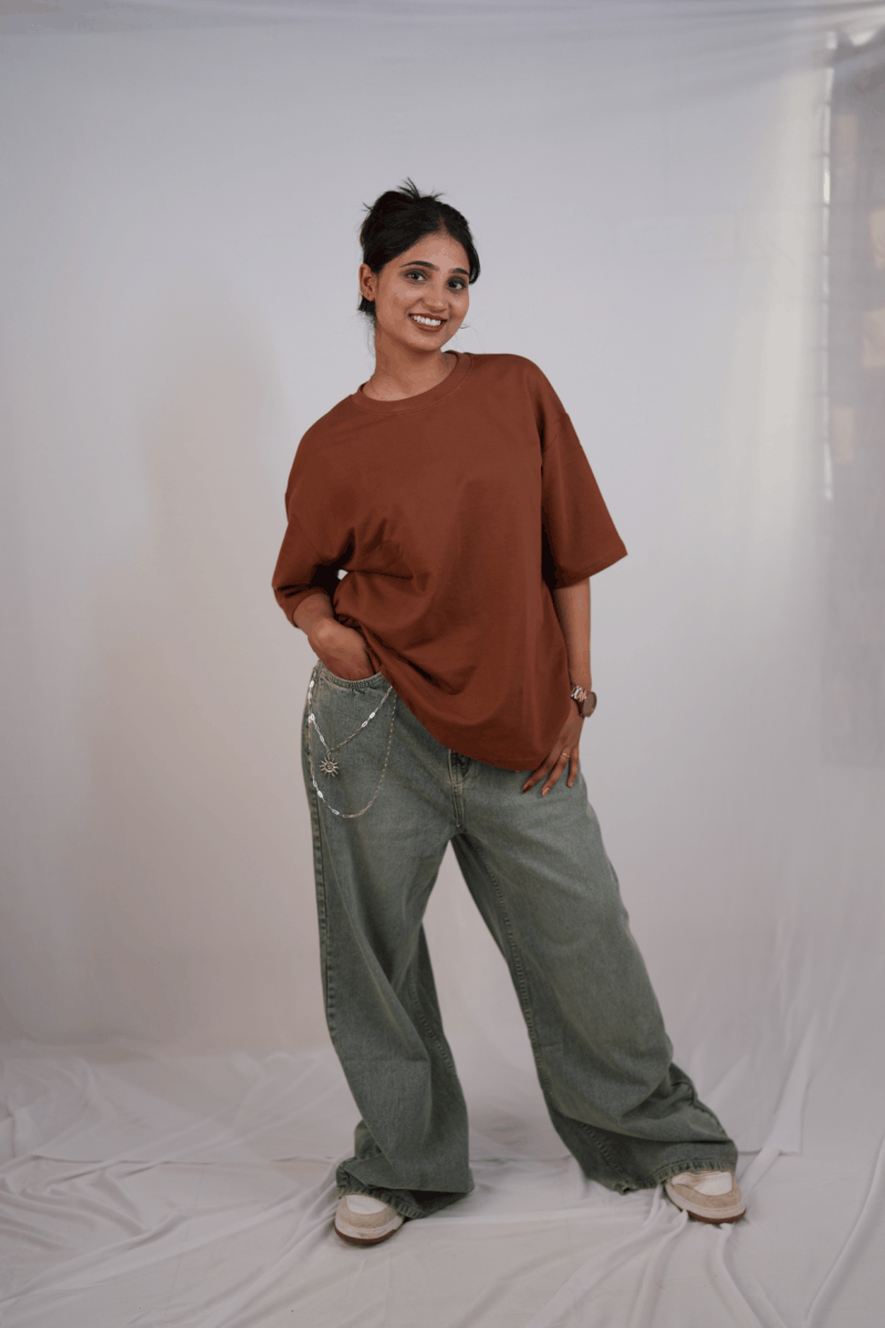Chain Charm Jeans - Sitting pose